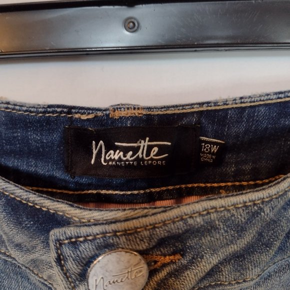 Nanette Lepore - Thompson Boyfriend Jeans - Size 18W, light blue - Picture 6 of 7